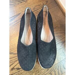 Munro Ridley Perforated Black Nubuck Slip On Sneakers Womens Size 9W New $195
